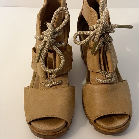 Sorel Joanie Camel Tan Leather Wedge Heel Sandals Casual Outdoor - Picture 5 of 15
